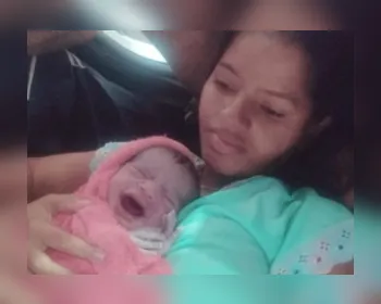 VÍDEO: Mulher dá à luz dentro do carro em posto de gasolina, em Maceió