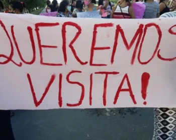 Familiares protestam por liberação de visitas e entrega de feira nos presídios