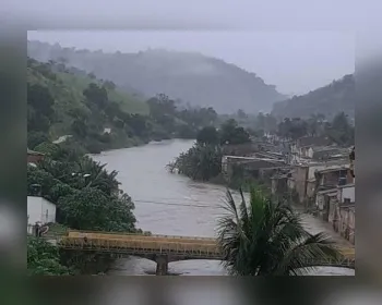 Rio Mundaú supera cota de inundação nos municípios de União e Murici