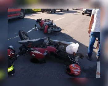 Quatro ficam feridos em acidente com motos no Sertão; criança é uma das vítimas