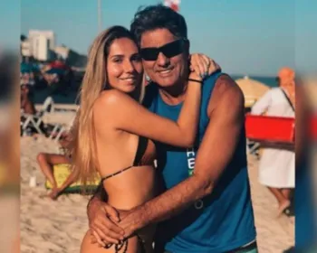 Renato Gaúcho ignora isolamento e curte praia com a filha