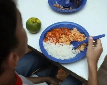 Ministério da Saúde analisa volta às aulas com refeição em sala
