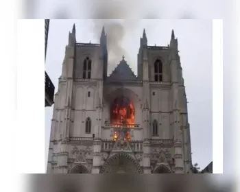 Homem admite ter provocado incêndio na Catedral de Nantes