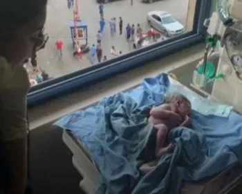 Líbano: mãe dá à luz em choque e sem anestesia durante explosão