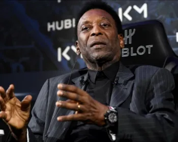 Ex-mulher aciona Pelé por atraso no pagamento de pensão