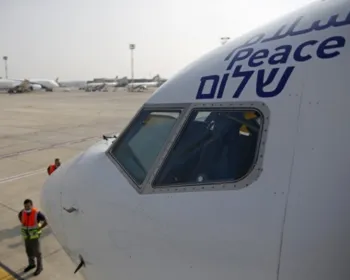 Integrantes dos governos de Israel e EUA fazem 1º voo para os Emirados Árabes