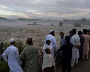 Inundações repentinas provocam 48 mortes no noroeste do Paquistão