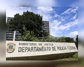 PF indicia executivos por gestão temerária na compra do banco de Silvio Santos