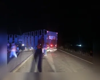 Acidente entre carro e caminhão deixa duas pessoas feridas em Atalaia 