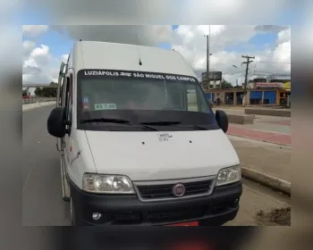 VÍDEO: Motorista que fazia transporte ilegal fura blitz e pega contramão em BR  