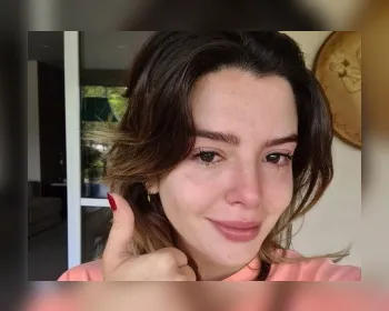 Giovanna Lancellotti chora ao se despedir da família: 'Difícil desapegar'
