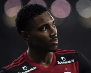 Bruno Henrique e Vitinho testam negativo para Covid-19 em novo exame do Flamengo