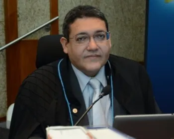 Pedido de Nunes Marques adia decisão do STF sobre bloqueio de perfis