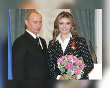 Apontada como amante de Putin desaparece após dar à luz gêmeos