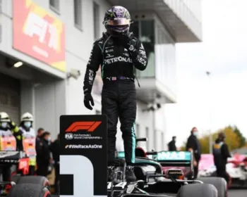 Hamilton vence GP de Eifel e iguala recorde de Schumacher na F1