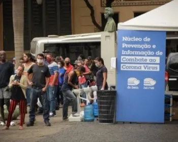 Filas por doação de comida na cidade mais rica do Brasil