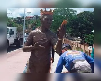 Carlinhos Maia diz que não pediu estátua em Penedo e pede 'harmonização facial'