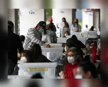 Urnas abrem no Chile para plebiscito histórico de nova Constituição