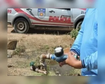 Funcionários da Casal são agredidos após flagrar mulher furtando água