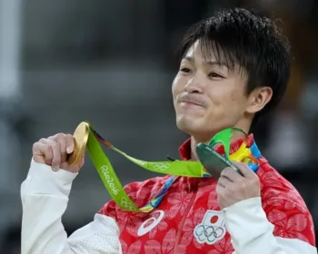 Campeão olímpico, ginasta japonês Uchimura testa positivo para Covid-19
