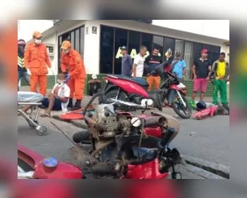 Três pessoas ficam feridas em acidente com motos em Arapiraca
