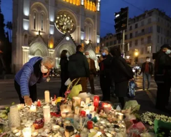 Católicos de Nice rezam sob segurança máxima após ataque