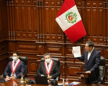 Congresso do Peru abre novo processo de impeachment contra Martín Vizcarra