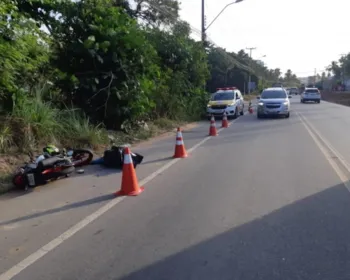 Motociclista morre após acidente com caminhão em Jacarecia