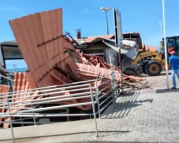 Vídeo: barracas começam a ser demolidas na Orla da Barra de São Miguel 