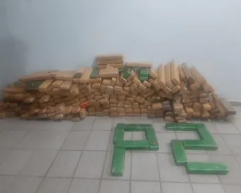 PM apreende 273 kg de maconha em tabletes que vinham de SP para Maceió