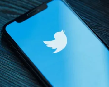 Juiz manda banir do Twitter escritor que criticou Universal