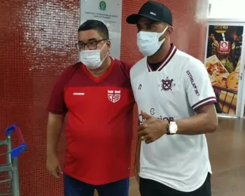 Reforço do CRB para 2022, ex-Grêmio Maicon desembarca em Maceió