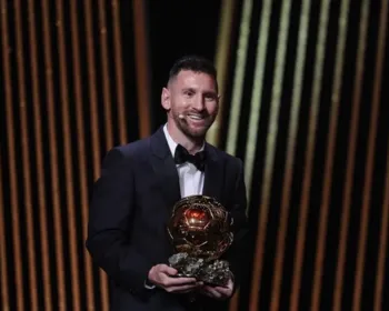 Cristiano Ronaldo ironiza Bola de Ouro de Messi nas redes sociais