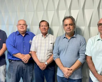 Com apoio de Rafael Tenório, Omar Coelho oficializa candidatura à presidência do CSA