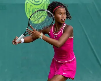 Ex-técnico de Serena Williams treina promessa brasileira do tênis