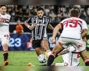 Atlético-MG vence o São Paulo e mantém esperança por título