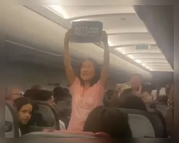 Em pleno voo, passageiros protestam contra a Braskem