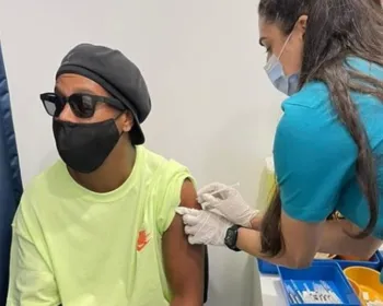 Ronaldinho Gaúcho é vacinado contra Covid-19: "Grande esperança"