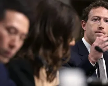 Zuckerberg pede desculpas às famílias de vítimas das redes sociais