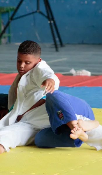 
				
					Judocas de projeto em Porto de Pedras disputam campeonato escolar em Maceió
				
				