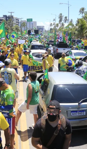 
				
					Ato a favor de Bolsonaro reúne cerca de 900 veículos em carreata por Arapiraca
				
				