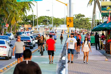 
			
				Caminhar é de graça, ajuda a sair do sedentarismo e a prevenir doenças
			
			