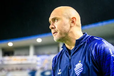 
			
				Mesmo com um jogador a mais, CSA vacila e fica apenas no 0 a 0 com o Operário-PR
			
			