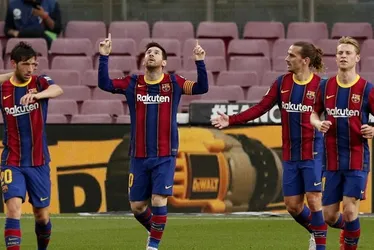 
			
				Barcelona perde para o Granada e desperdiça chance de liderar o Espanhol
			
			