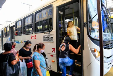 
				Passe Livre Estudantil: gratuidade em transporte público de Maceió desafoga orçamento familiar
			
			