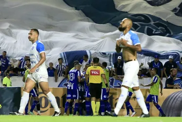 
			
				Em busca da liderança na Copa do NE, CSA recebe o Altos-PI, que ainda luta por uma vaga
			
			