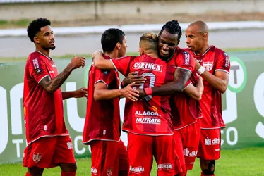 
			
				Não renderam! CRB anuncia desligamento dos atacantes Alisson Farias, Erik, Ewandro e Vitão
			
			