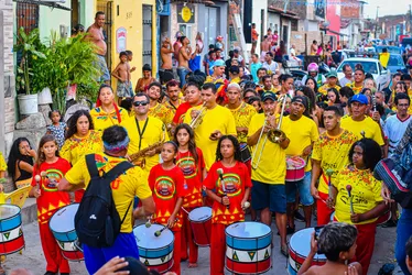 
			
				"Bloco do Bôbo" preserva tradições do bairro Bom Parto, em Maceió
			
			