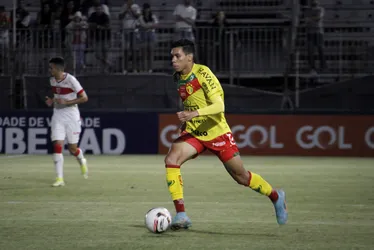 
			
				Em ritmo de amistoso, CRB e Brusque ficam no empate sem gols, pela Série B: 0 a 0
			
			