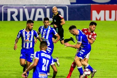 
			
				No aniversário de 108 anos, CSA visita o Guarani, em busca da 1ª vitória na Série B no retorno de Mozart
			
			